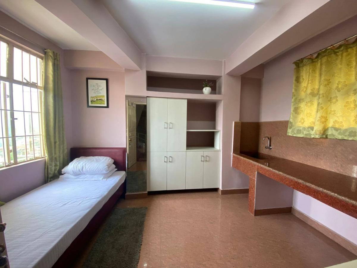 The Palm Guest House Kohima Ngoại thất bức ảnh